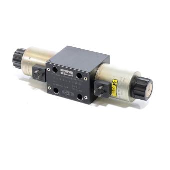 Hydraulic directional control valve  New open Box